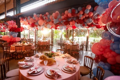 Decoração temática de Circo com cores inovadoras de balões de festa